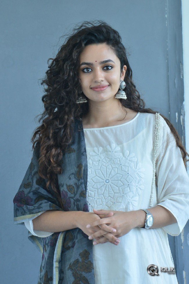 Malavika-Nair-New-Stills